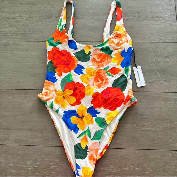 Weworewhat x revolve floral print one piece bathing suit - Picture 4 of 4